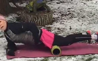 Image of Laura Coleman demonstrating a quad scrub
