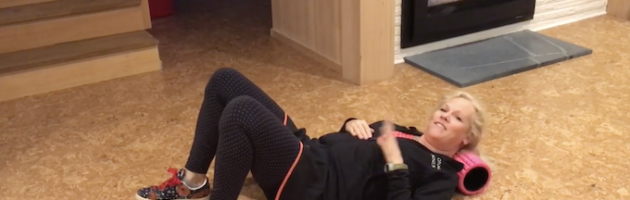 Image of trainer Laura Coleman demonstrating using a foam roller