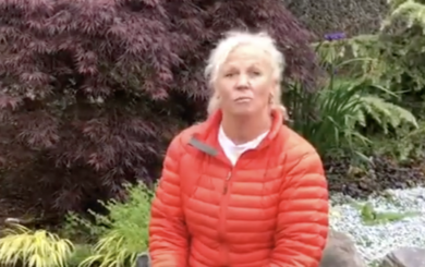 Image of Laura Coleman Waite explaining how to clear your lungs