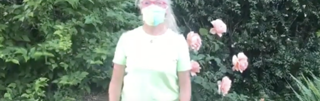 image of personal trainer-laura-coleman-waite-wearing-a-protective-mask